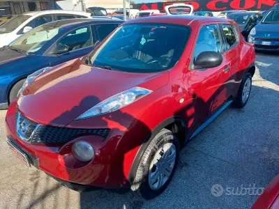 Używany Nissan Juke Visia 110 KM (80 kW) 2011 Czerwony SUV
