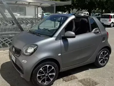 Begagnad Smart ForTwo Cabrio 90 HK (66 kW) 2017 Grå Cab