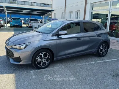 Usado MG MG3 Luxury 194 CV (142 kW) 2025 Gris Utilitario