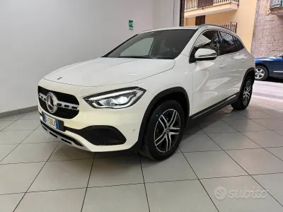 Usata Mercedes GLA200 150 CV (110 kW) 2023 Bianco SUV