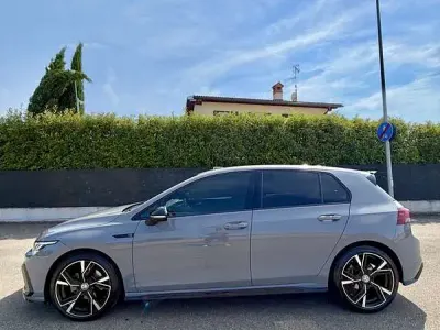 Usata VW Golf VIII R-line 150 CV (110 kW) 2020 Berlina