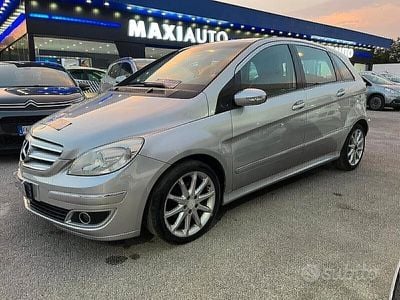 Usata Mercedes B180 109 CV (80 kW) 2008 Grigio Monovolume
