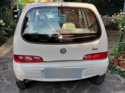 Käytetty Fiat 600 54 HP (39 kW) 2009 Valkoinen Viistoperä