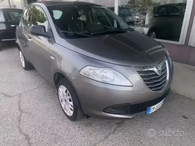Usata Lancia Ypsilon Silver 80 CV (58 kW) 2013 Grigio Utilitaria
