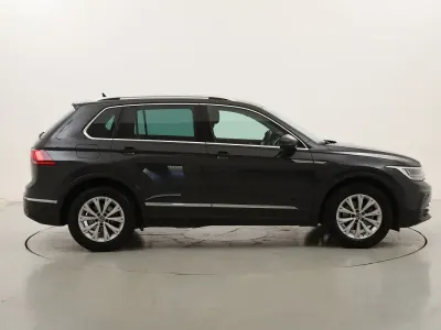 Usata VW Tiguan Life 131 CV (96 kW) 2023 Grigiogrigio SUV