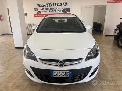 Usata Opel Astra 110 CV (80 kW) 2014 Bianco Berlina