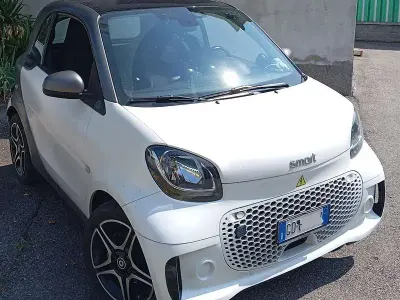 Usata Smart ForTwo Coupé 41 kW (56 CV) 2021 Bianco Utilitaria