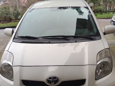 usata Toyota Yaris serie II 3 porte 2010