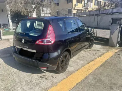 Käytetty Renault Scenic E-Tech Dynamique 110 HP (80 kW) 2010 Tila-auto