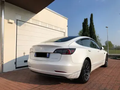 Usata Tesla Model 3 152 kW (208 CV) 2020 Bianco Berlina