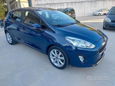 Gebraucht Ford Fiesta 85 PS (62 kW) 2018 Blau Kleinwagen