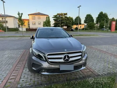 Usata Mercedes GLA200 136 CV (100 kW) 2016 Grigio SUV