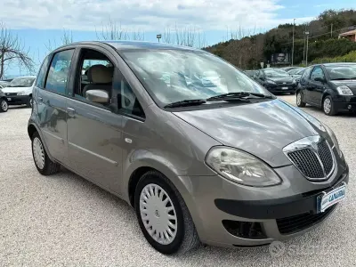 Usata Lancia Musa 90 CV (66 kW) 2007 Marrone Monovolume