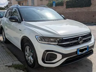 Usata VW T-Roc R-line 150 CV (110 kW) 2023 Bianco SUV