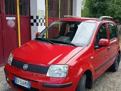 Usata Fiat Panda Dynamic 60 CV (44 kW) 2010 Rosso Utilitaria