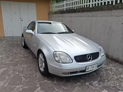 Usata Mercedes SLK200 192 CV (141 kW) 1996 Grigio Cabrio