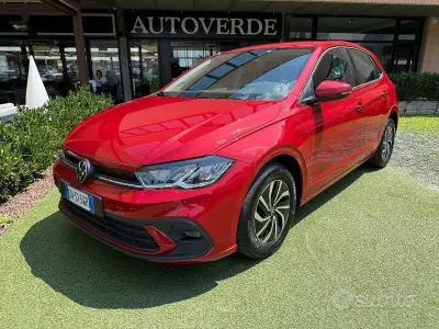 Usata VW Polo Life 95 CV (69 kW) 2023 Rosso Utilitaria