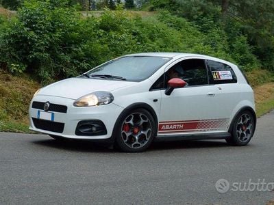 Bianco Usata 2009 Abarth Grande Punto Utilitaria | 9750 € (Buon prezzo)