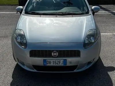 Usata Fiat Grande Punto 65 CV (47 kW) 2009 Grigio Utilitaria
