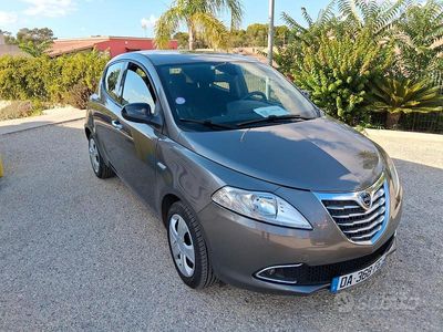 Usata Lancia Ypsilon Silver 69 CV (50 kW) 2013 Grigio Utilitaria