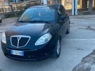 Usata Lancia Ypsilon 90 CV (66 kW) 2008 Nero Utilitaria