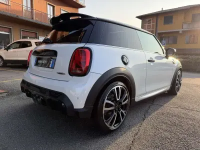 Usata Mini John Cooper Works 231 CV (169 kW) 2023 Nanuq white metallic Utilitaria
