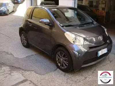 Usata Toyota iQ Lounge 67 CV (49 kW) 2012 Utilitaria