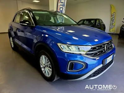 Usata VW T-Roc Life 150 CV (110 kW) 2023 Blu/azzurro SUV