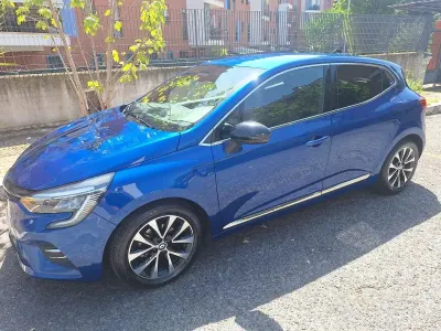 Usata Renault Clio V Techno 101 CV (74 kW) 2022 Marrone Berlina