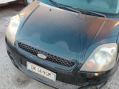 Usata Ford Fiesta 68 CV (50 kW) 2007 Nero Utilitaria
