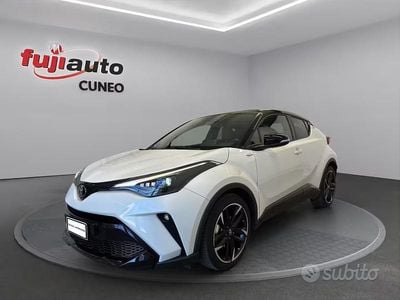 Usata Toyota C-HR Sport 184 CV (135 kW) 2022 Pearl white & black met SUV