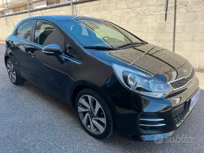 Usata Kia Rio 75 CV (55 kW) 2015 Nero Berlina