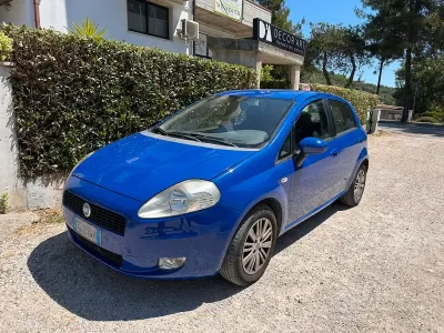 Usata Fiat Grande Punto 120 CV (88 kW) 2006 Bluazzurro Utilitaria