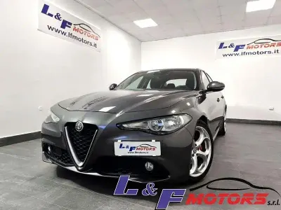 Usata Alfa Romeo Giulia Business 149 CV (109 kW) 2016 Grigio Berlina