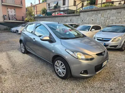 Usata Mazda 2 75 CV (55 kW) 2009 Grigio Utilitaria