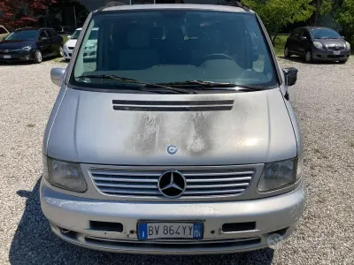 Usata Mercedes V220 122 CV (89 kW) 2001 Grigio Monovolume