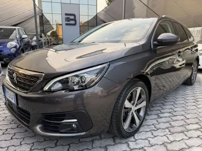 Usata Peugeot 308 SW GT-line 131 CV (96 kW) 2017 Grigio Station wagon