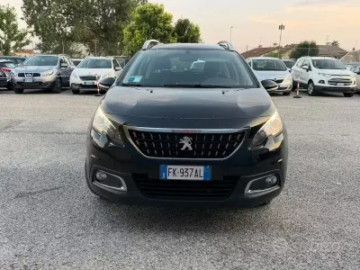 Usata Peugeot 2008 Active 82 CV (60 kW) 2017 Nero SUV