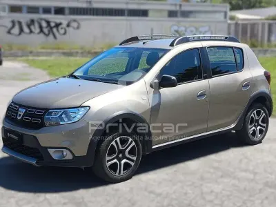 Usata Dacia Sandero Stepway 90 CV (66 kW) 2018 Giallo Berlina