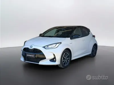 Usata Toyota Yaris Hybrid Style 92 CV (67 kW) 2021 Bianco Berlina