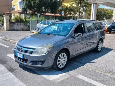 Usata Opel Astra 101 CV (74 kW) 2006 Grigio Station wagon
