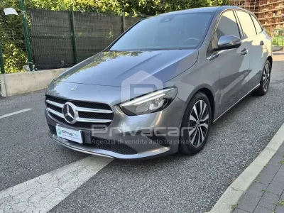 Usata Mercedes B180 Business 116 CV (85 kW) 2021 Grigio Utilitaria