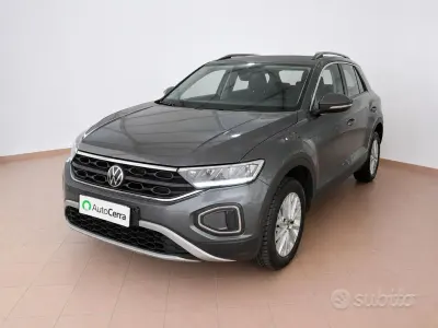 Usata VW T-Roc Life 150 CV (110 kW) 2022 Grigio SUV