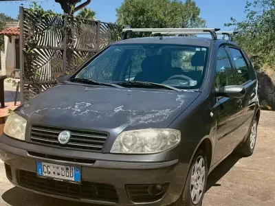 Usata Fiat Punto 69 CV (50 kW) 2013 Grigio Utilitaria