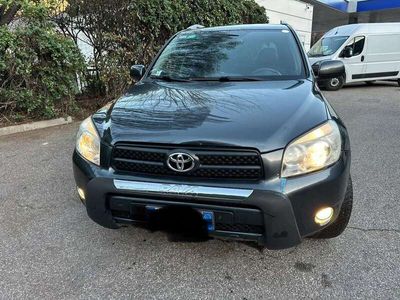 usata Toyota RAV4 RAV 42.2 d-4d Luxury 136cv dpf