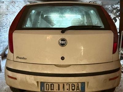 Usata Fiat Punto Dynamic 60 CV (44 kW) 2006 Bianco Berlina