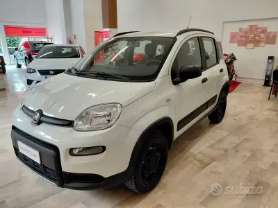 Usata Fiat Panda 4x4 S 85 CV (62 kW) 2019 Bianco Utilitaria