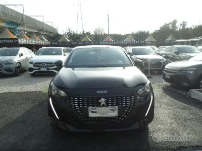 Usata Peugeot 208 Allure 101 CV (74 kW) 2022 Nero Utilitaria