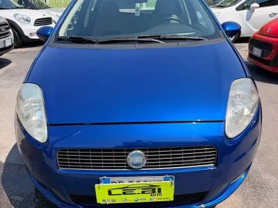 Usata Fiat Grande Punto Dynamic 75 CV (55 kW) 2006 Bluazzurro Utilitaria