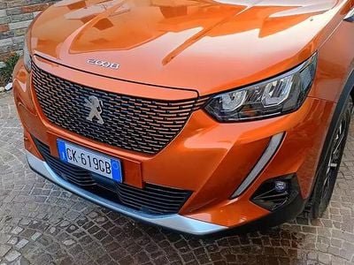 Begagnad Peugeot 2008 100 kW (136 HK) 2022 Svart SUV